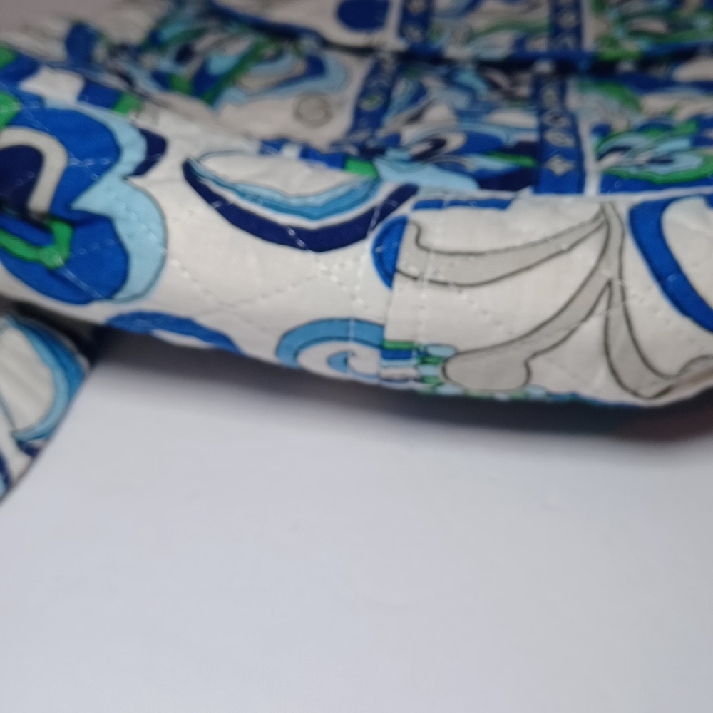 Vera Bradley Mediterranean White Quilted Cotton Backpack. - Picture 3 of 9